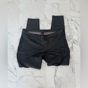 HUE Black Faux Leather Leggings Womens pants size XL